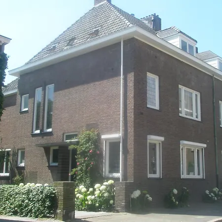 Bed & Breakfast Alberti Bed & Bike 2*